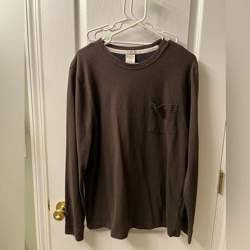 Abercrombie & Fitch Dark Brown Long Sleeve Tee - Picture 1 of 3